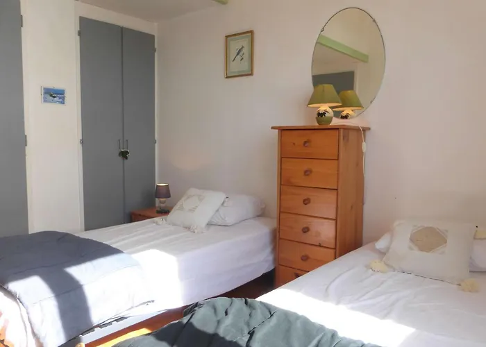 Sg150-060 - 3 Pieces 6 Couchages Gilles Croix De Vie *